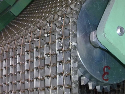 U-link conveyor belt